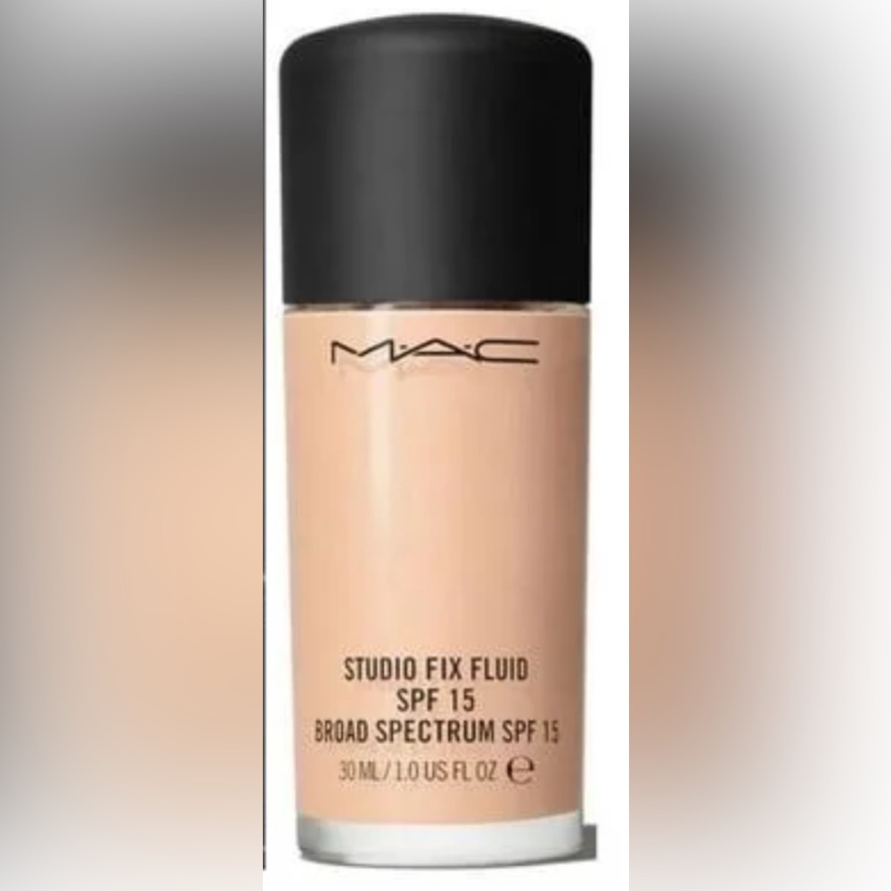 MAC STUDIO FIX FLUID SPF 15 24HR MATTE FOUNDATION  NC25